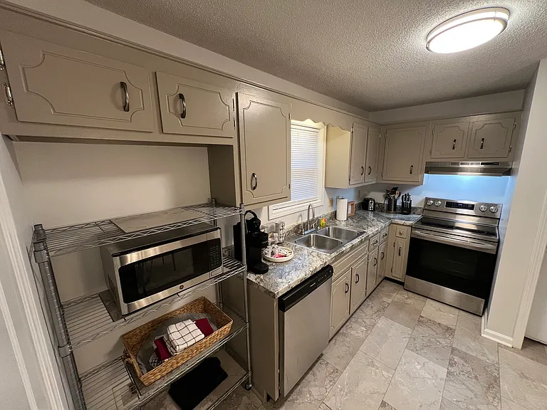 333 Cranklen Cir — Photo 6