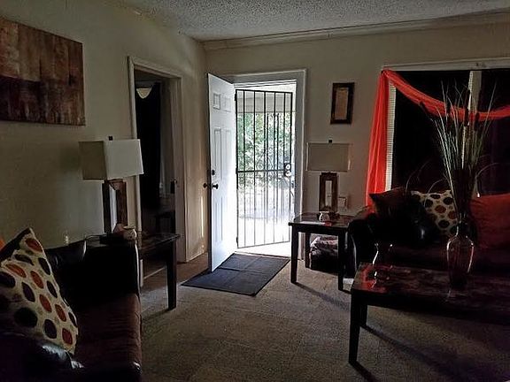 3rd image of 4000 E 68th Ter