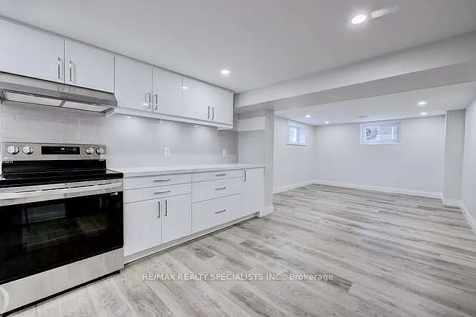 43 Firwood Cres — Photo 12