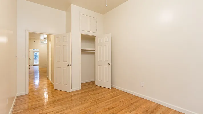 Rented by Nooklyn NYC LLC | media 17