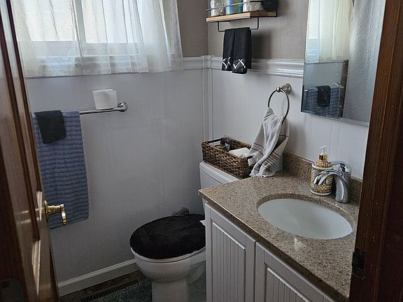4th image of 239 Kempton Dr