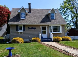 3 McElaney Dr, Niantic, CT 06357