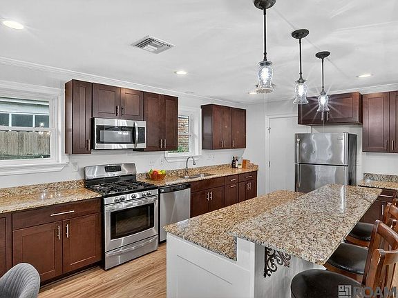 4th image of 8910 Melrose Ln