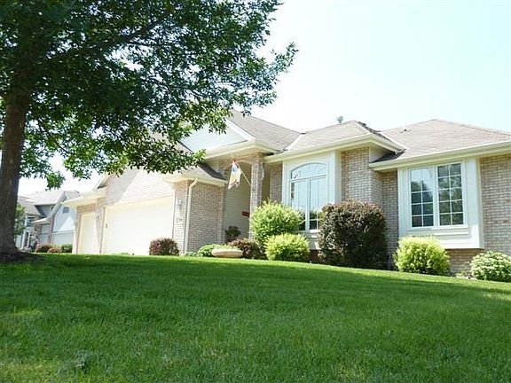 3rd image of 708 Eagle Crest Cir