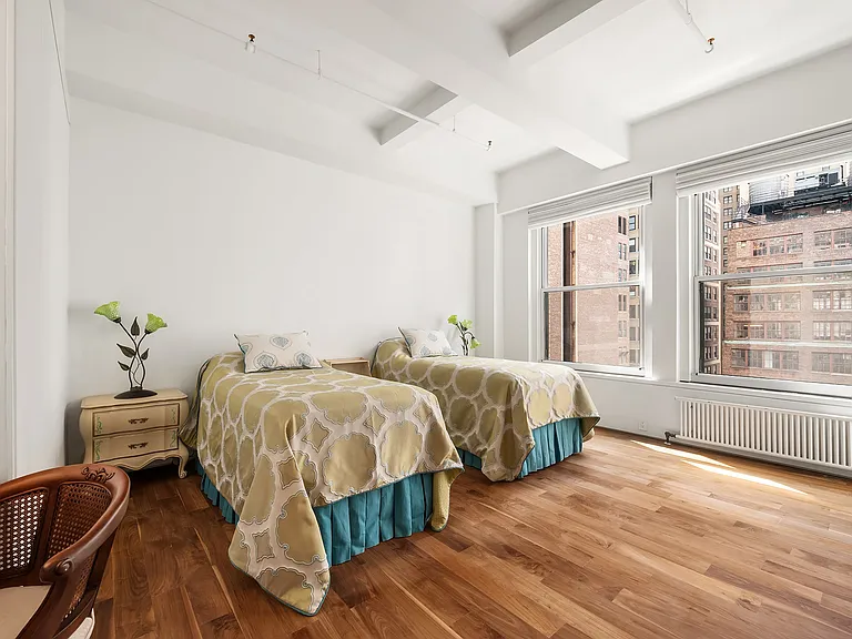 315 W 36th St #11D — Photo 4