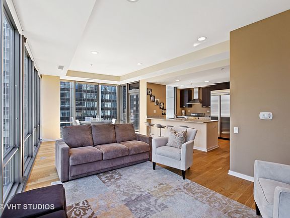 4th image of 240 E Illinois St APT 1110