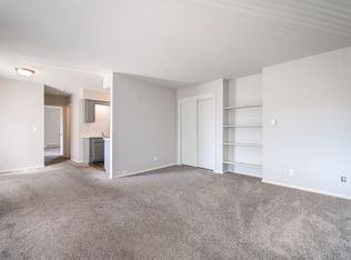305 Maple Ave APT 8, Waukesha, WI 53186