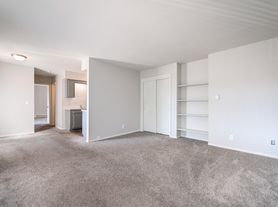 305 Maple Ave