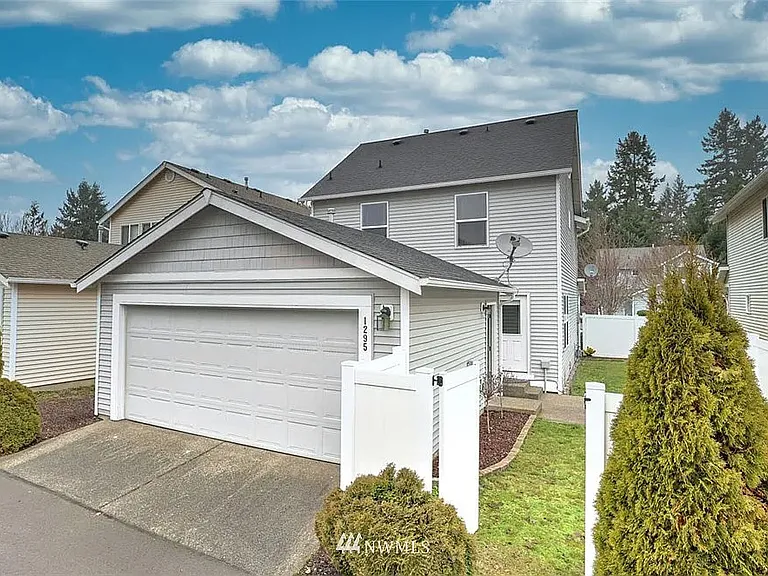 1295 Hudson St — Photo 21