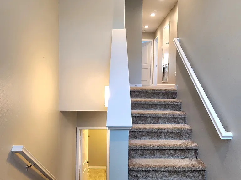 996 Newberry Ln — Photo 18