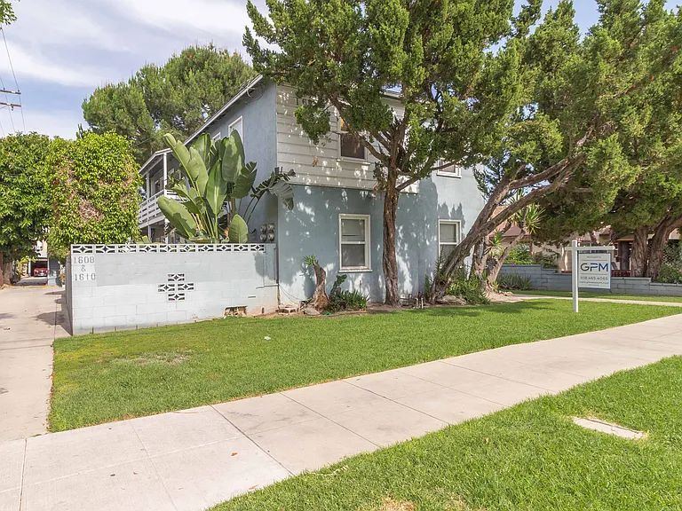 1610 Grismer Ave — Photo 1