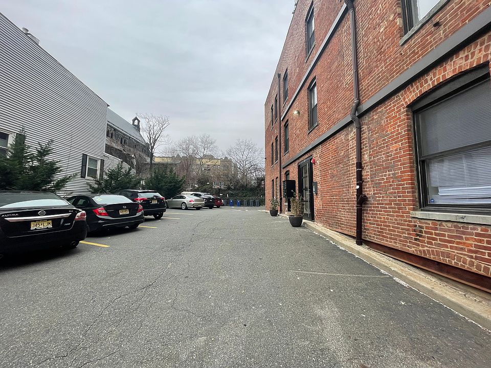 1st image of 45 Clifton Pl #3C