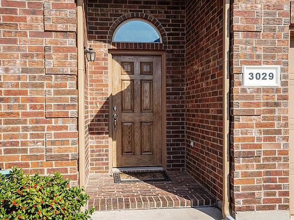 2nd image of 3029 San Fernando Dr