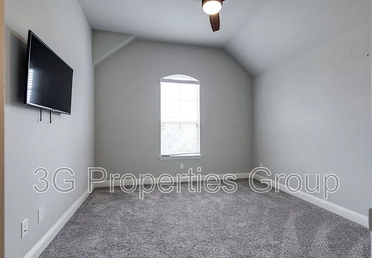 3521 Camden Ct — Photo 33