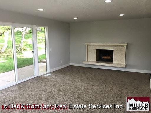 3rd image of 3706 Eastcliff Dr
