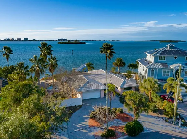 1844 Venetian Point Dr, Clearwater, FL 33755