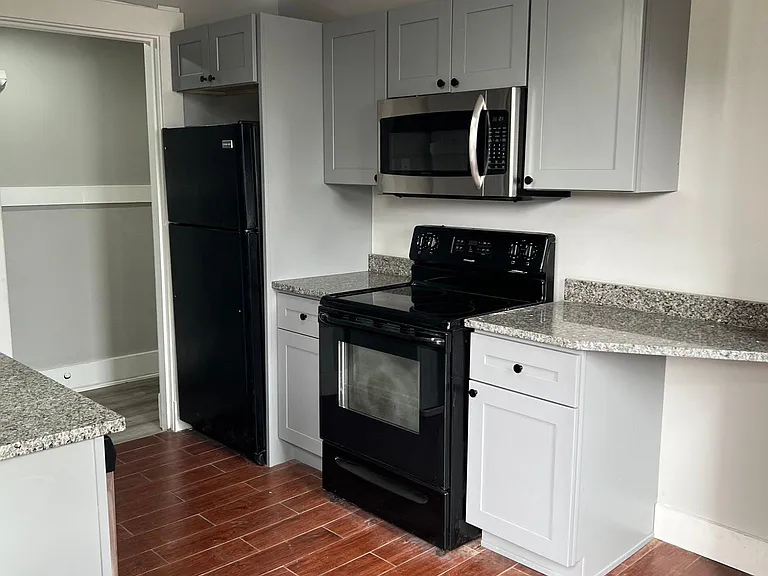 319 N Beatty St #5 — Photo 7