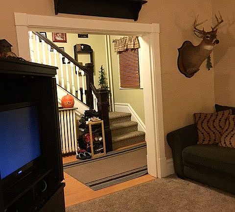 4th image of 117 E Crawford St