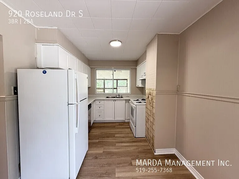 920 Roseland Dr S — Photo 14