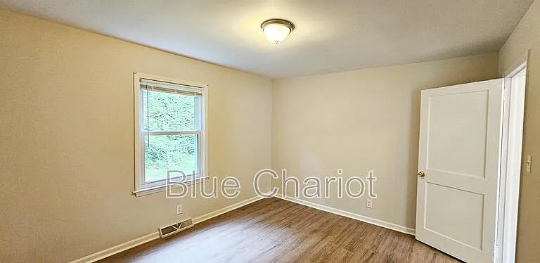 528 Short St — Photo 29