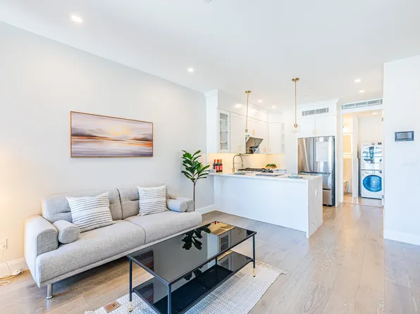 42-09 Hampton Street image 2 of 14