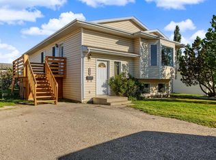10613 W 91a St, Grande Prairie, AB T8X 1H7
