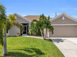 3006 NE 6th Place Cpe, Coral, FL 33909