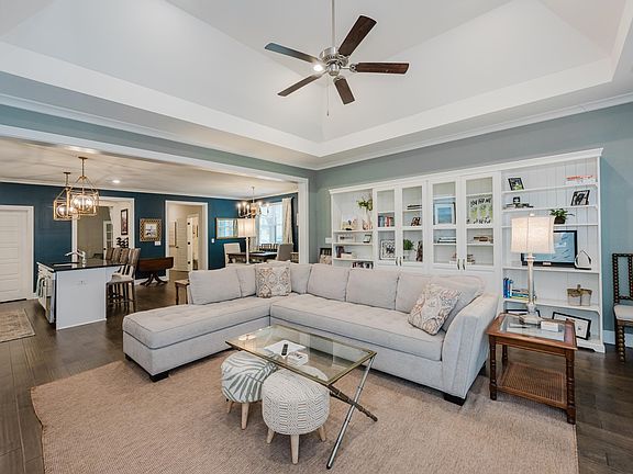 5th image of 851 Griffin Park Cir
