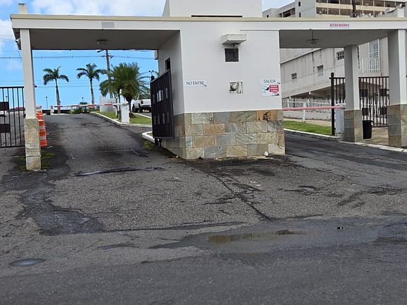 5th image of Urb Alturas De Flamboyan Calle 12 Solar #9