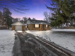 3094 Clayward Dr, Flint, MI 48506