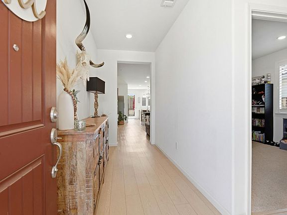 4th image of 2923 Kings Way