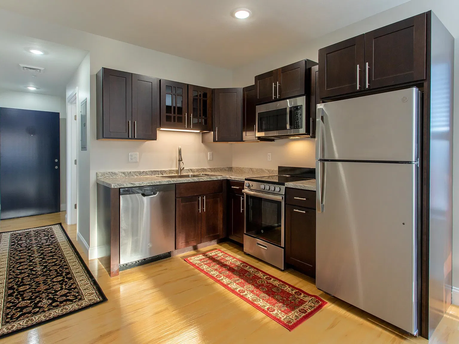1331 Elm St — Photo 4