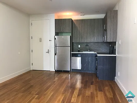 Rented by EXR | media 26