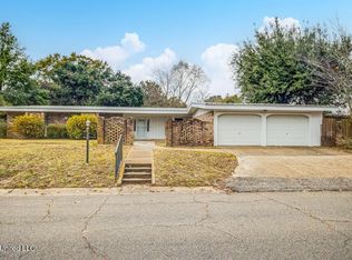 28 Woodglen Dr, Gulfport, MS 39507