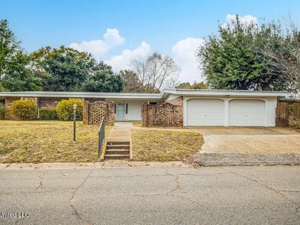 28 Woodglen Dr, Gulfport, MS 39507