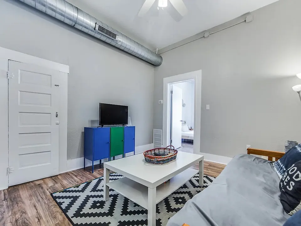 215 Blanco Rd #1
