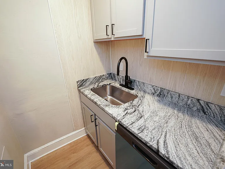 308 N Division St #2 — Photo 12