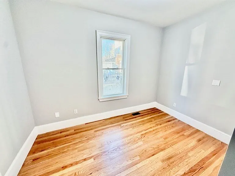84 Marine Rd #1 — Photo 10