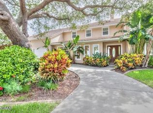 1647 Riverside Dr, Holly Hill, FL 32117