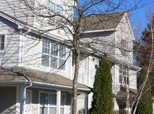 111 Avalon Dr, Hull, MA 02045