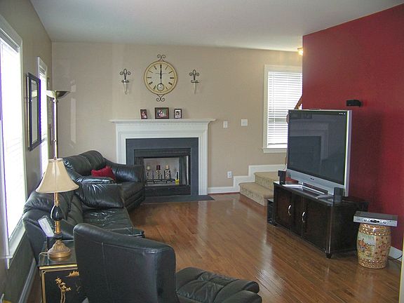 3rd image of 229 Hidden Creek Dr