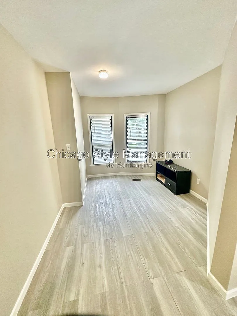 3 bed, 1.0 bath, $1,795 — Photo 3