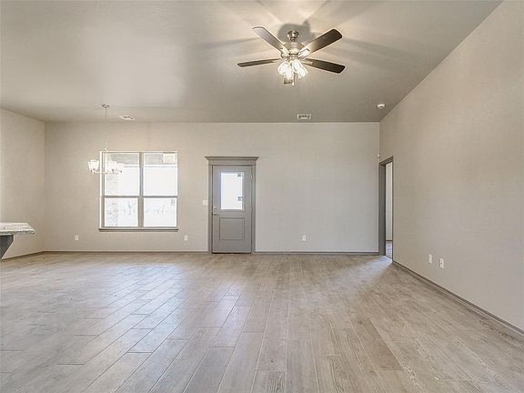 3rd image of 343679 Round Rock Dr