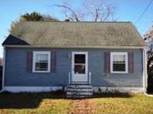 11 Rose Ave, Lowell, MA 01851
