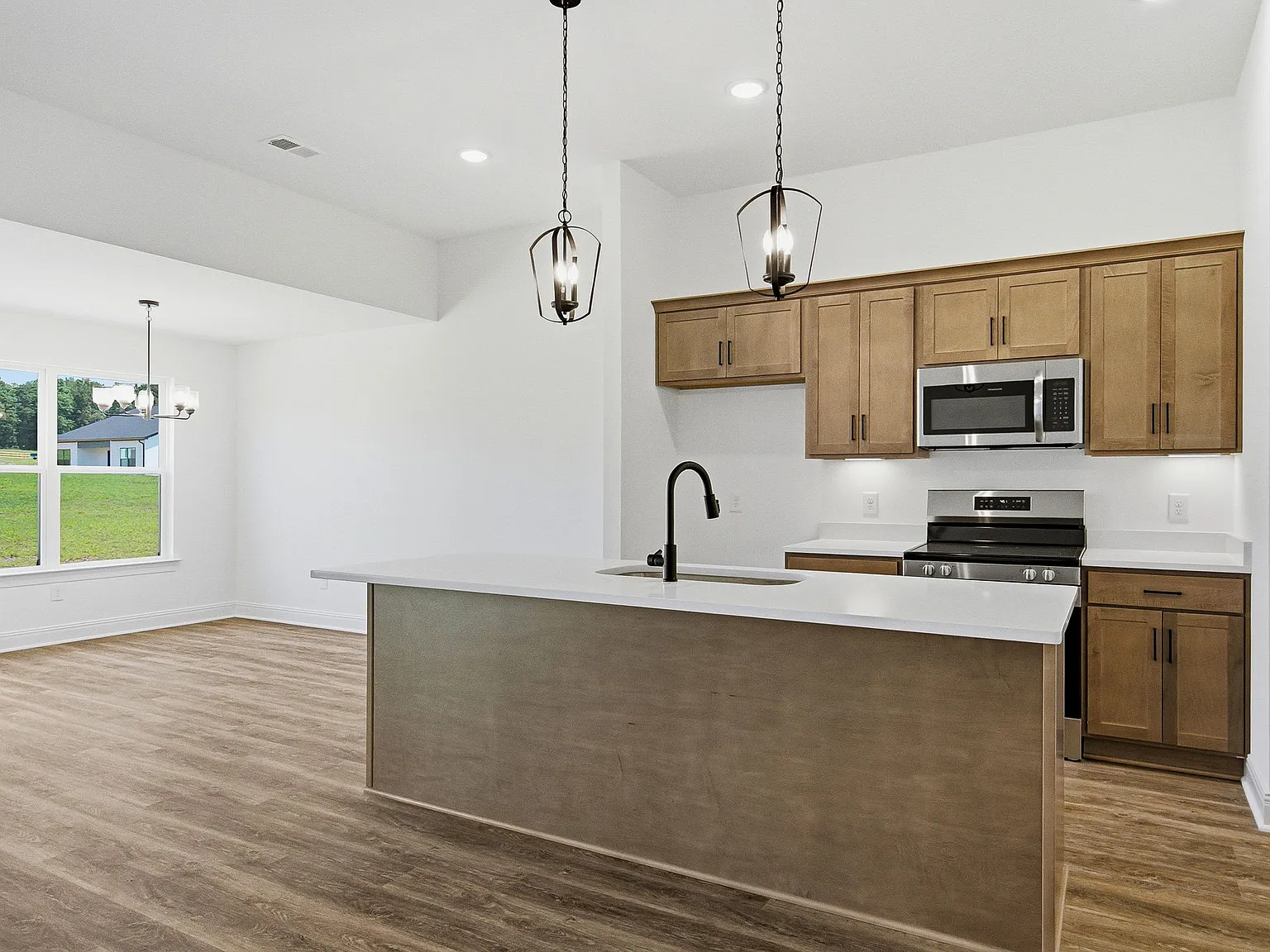 3 bed, 1451 sqft, $2,000 — Photo 4