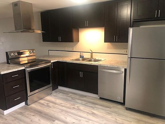 3rd image of 3729 S Gunnison St #B