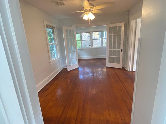 4th image of 540 7th Ave N #1