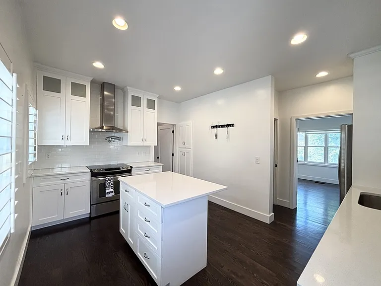 77 E Hillside Ave #1 — Photo 2