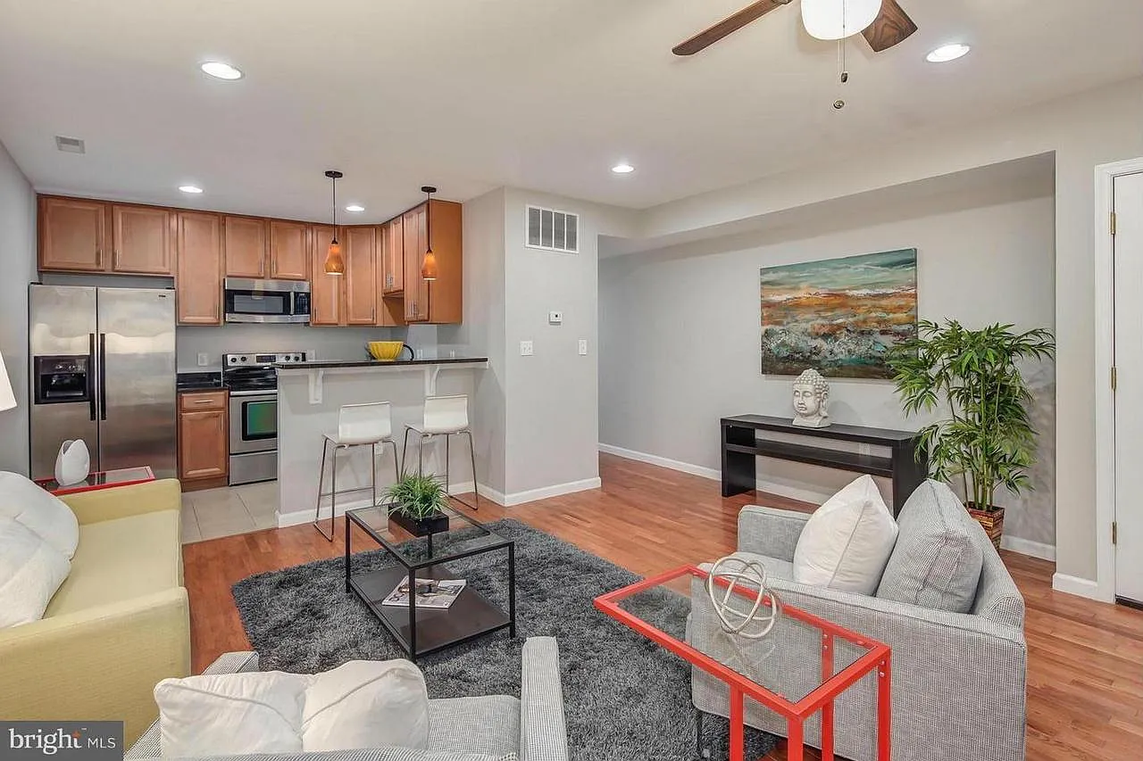 2 bed, 1027 sqft, $3,100 — Photo 4