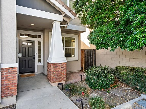 5th image of 151 Heritage Pl